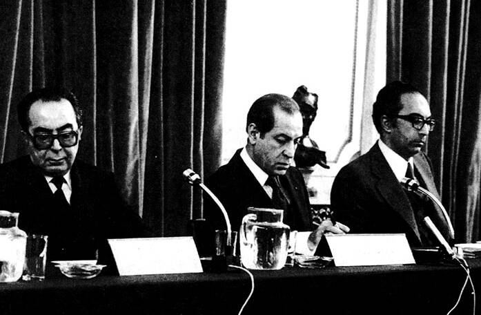 وقتی مبارزه با فساد بیخ پیدا کرد!+ عکس