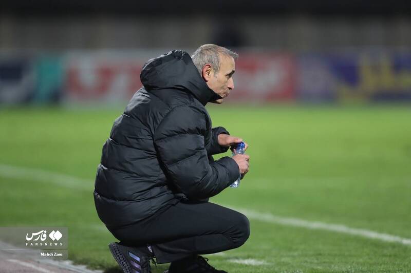 خطونشان سرمربی برای پرسپولیس و هوادارانش؛ فرافکنی و توهم توطئه تا کجا آقای گل محمدی؟!