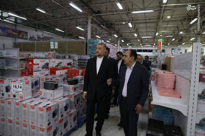 عکس/ بازدید وزیر امور خارجه از یک فروشگاه ایرانی در ونزوئلا