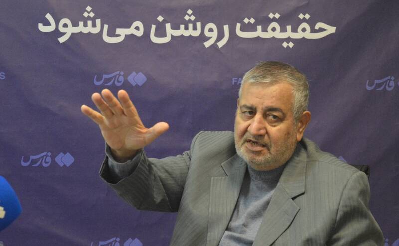 وقتی معلم شیمی با فرمولها انقلاب درس میداد