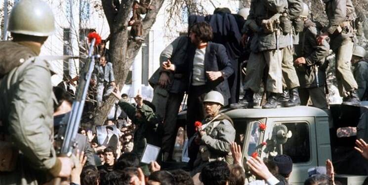 وقتی معلم شیمی با فرمولها انقلاب درس میداد