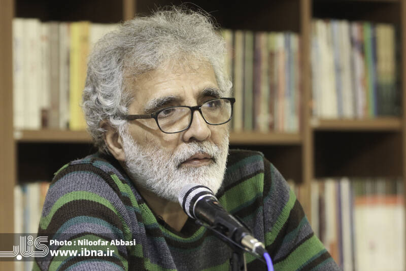 نوشتن رمان درباره امام خمینی(ره) کار سختی است