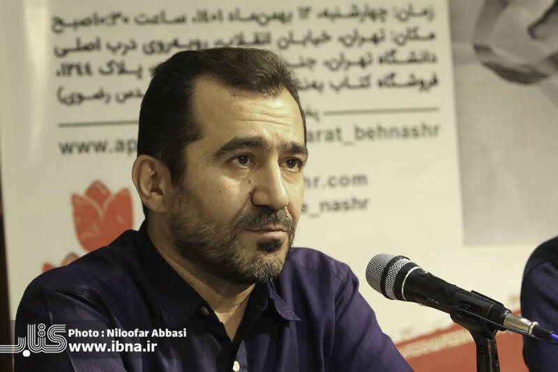 نوشتن رمان درباره امام خمینی(ره) کار سختی است