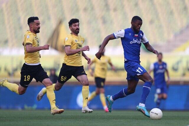 پرحاشیهها در ساحل امن سپاهان