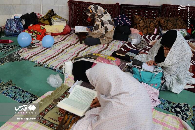 عکس/ اعتکاف مادر و فرزندی در قم