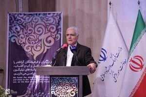 آمریکایی که حاجقاسم را میکُشد، آمریکایی که جایزه میدهد/ پیشنهاد جالب شاعر تاجیک برای پیشرفت زبان فارسی