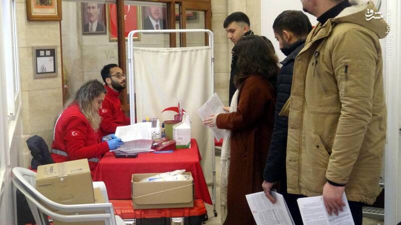 عکس/ اهدای خون برای نجات مصدومان زلزله در ترکیه