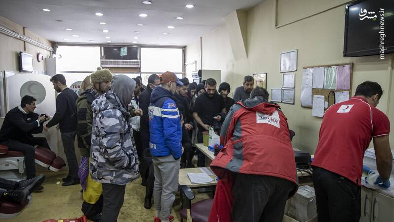 عکس/ اهدای خون برای نجات مصدومان زلزله در ترکیه