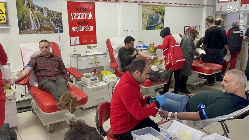 عکس/ اهدای خون برای نجات مصدومان زلزله در ترکیه