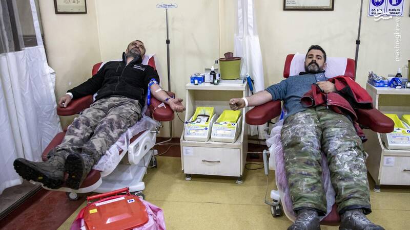 عکس/ اهدای خون برای نجات مصدومان زلزله در ترکیه