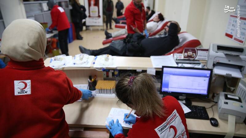 عکس/ اهدای خون برای نجات مصدومان زلزله در ترکیه