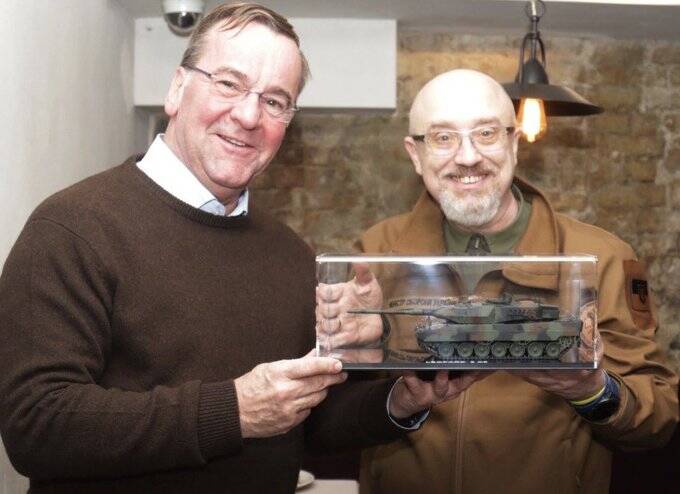 زمان رسیدن تانکهای آلمانی به اوکراین