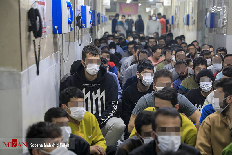 عکس/ آزادی زندانیان واجد شرایط عفو از زندان مرکزی کرج