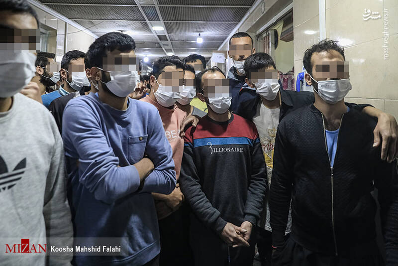 عکس/ آزادی زندانیان واجد شرایط عفو از زندان مرکزی کرج