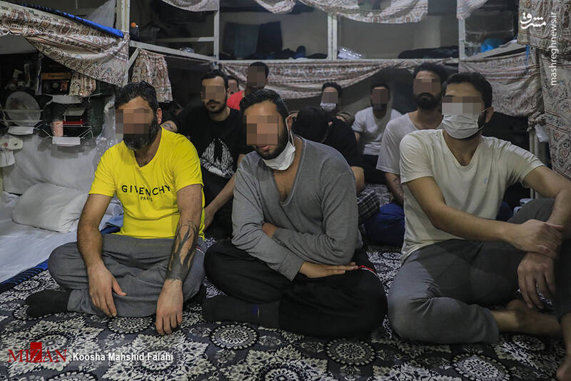 عکس/ آزادی زندانیان واجد شرایط عفو از زندان مرکزی کرج