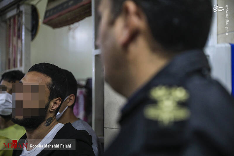 عکس/ آزادی زندانیان واجد شرایط عفو از زندان مرکزی کرج