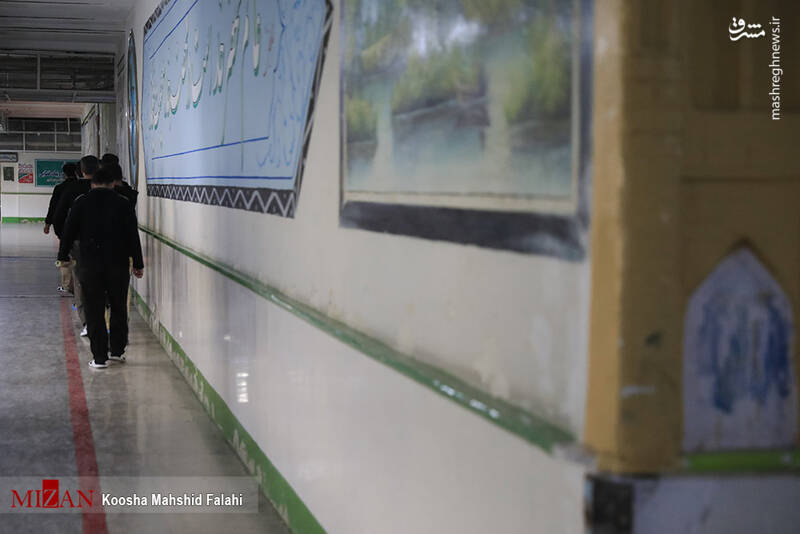 عکس/ آزادی زندانیان واجد شرایط عفو از زندان مرکزی کرج