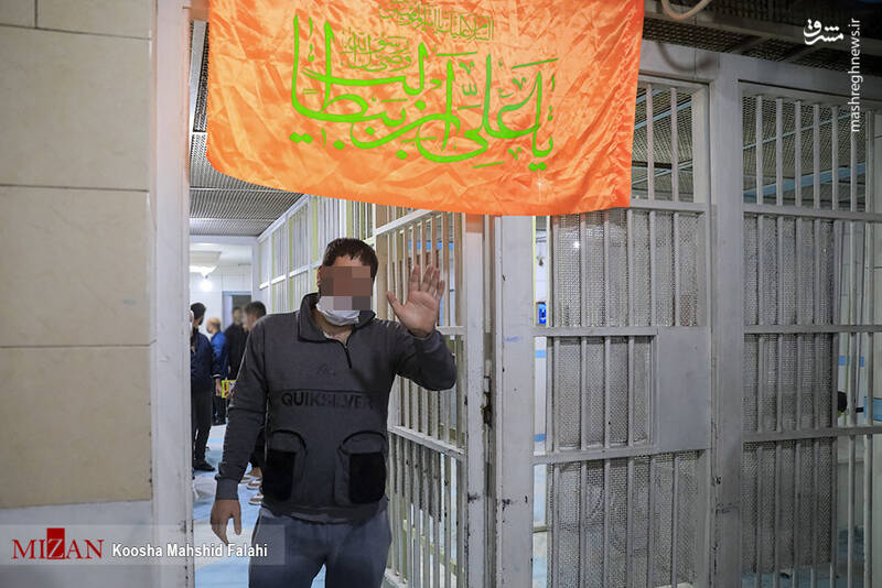 عکس/ آزادی زندانیان واجد شرایط عفو از زندان مرکزی کرج