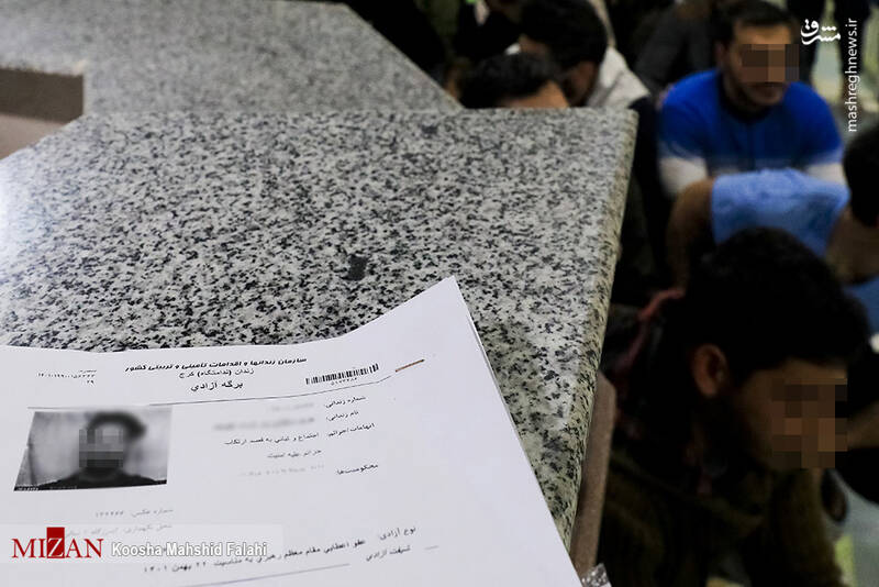 عکس/ آزادی زندانیان واجد شرایط عفو از زندان مرکزی کرج