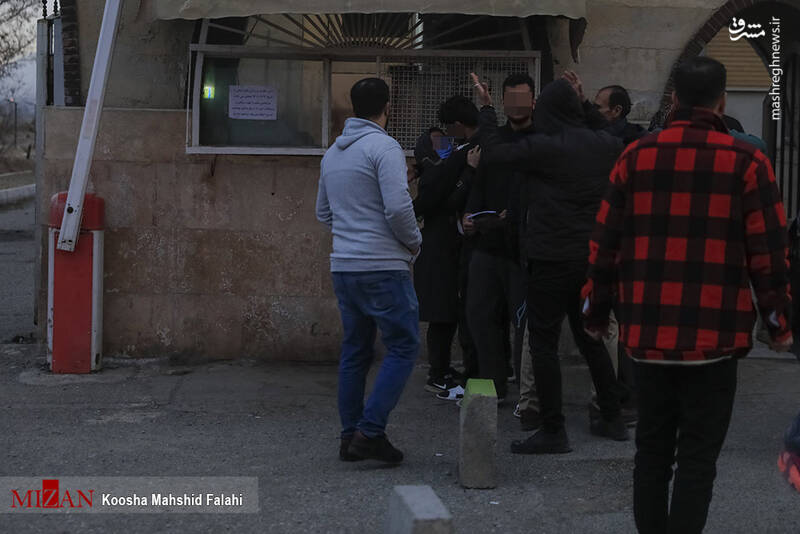 عکس/ آزادی زندانیان واجد شرایط عفو از زندان مرکزی کرج