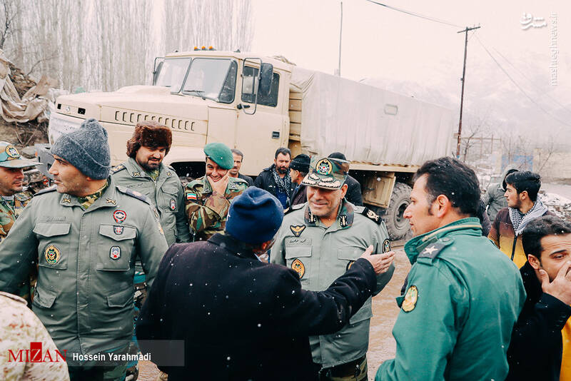 عکس/ کمکرسانی به روستاهای صعبالعبور خوی