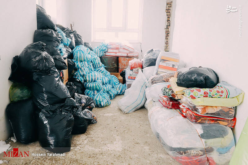 عکس/ کمکرسانی به روستاهای صعبالعبور خوی