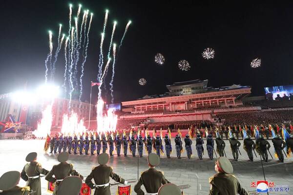 موشک بالستیک بین قارهای جدید کره شمالی رونمایی شد+تصاویر