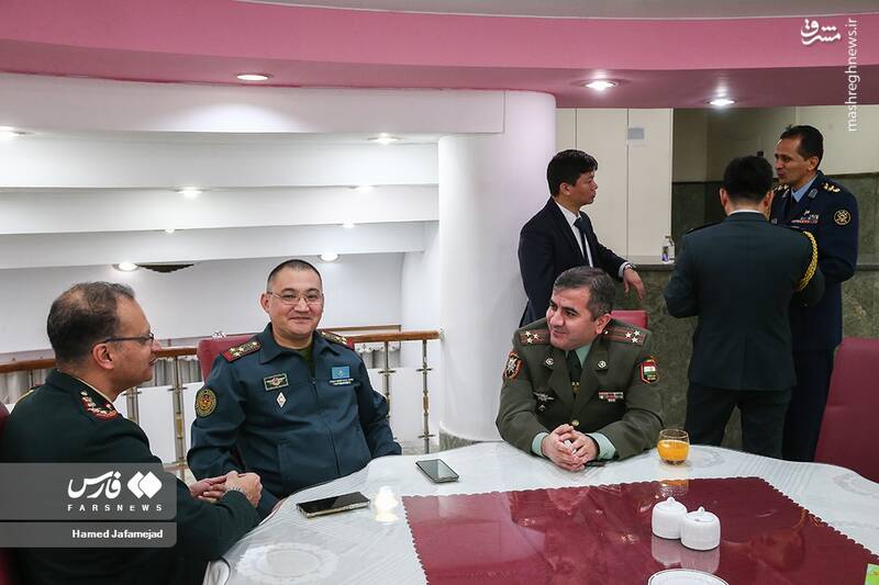 عکس/ دیدار وابستگان نظامی کشورهای خارجی با فرمانده نهاجا