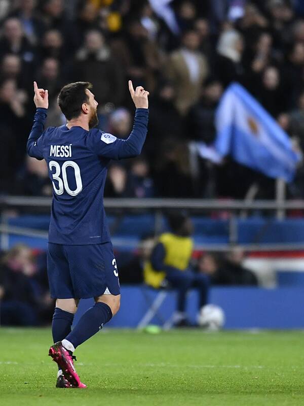 مسی مثل امباپه مقابل بایرن غایب است؟