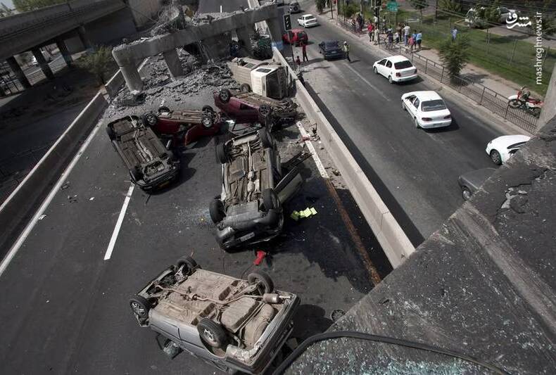 خودروهای واژگون شده در زلزله 8.8 ریشتری در شیلی در سال 2010