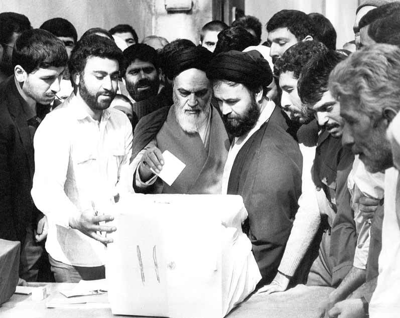 پاسخ به کلیشه نبود دموکراسی در ایران/ قیاس ایران و انگلیس که قانون اساسی ندارد!