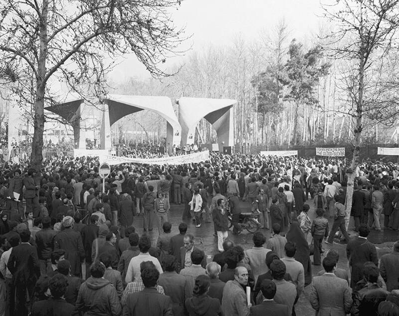 فعالیت سیاسی دانشجویان؛ واکنش مسئولین دانشگاه و رژیم حاکم