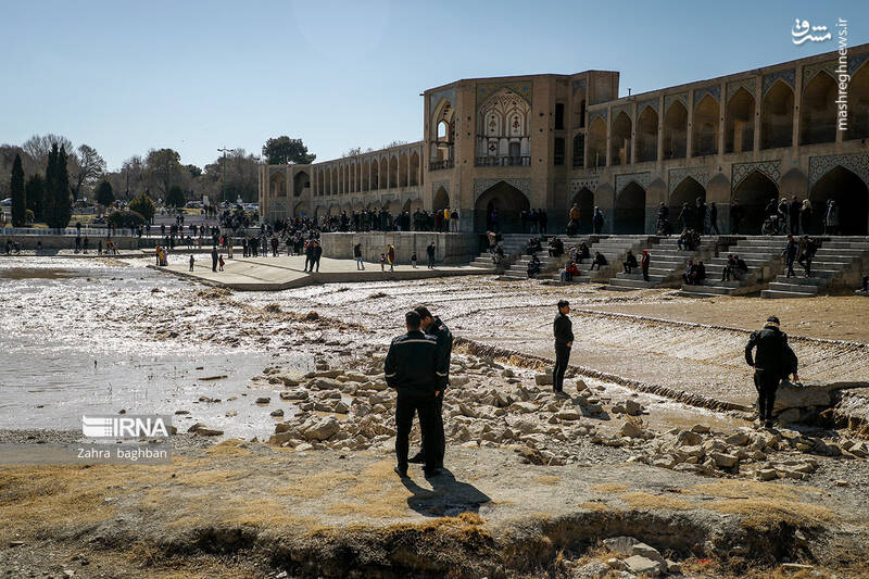 عکس/رسیدن آب به اصفهان