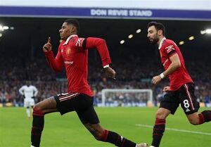 فیلم/ خلاصه بازی لیدز ۰ - منچستریونایتد ۲
منچستریونایتد با بُردی دیرهنگام از سیتی سبقت گرفت