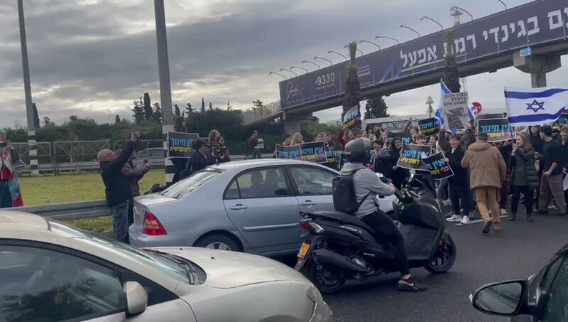 ادامه اعتراض صهیونیستها در سرزمینهای اشغالی + فیلم و عکس