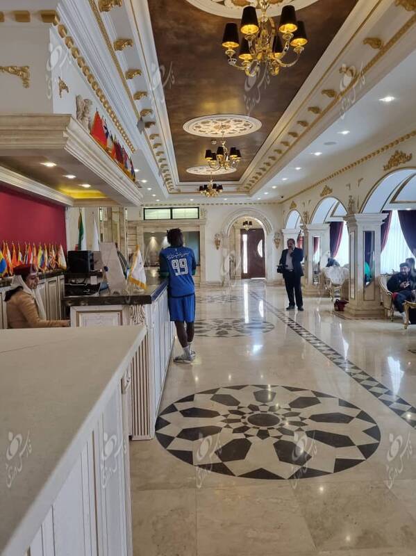 تیم لیگ برتری را از هتل بیرون کردند +عکس و فیلم