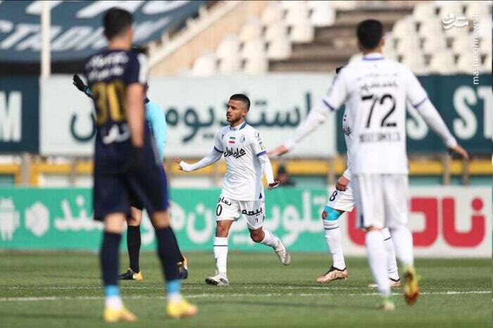 چهارمین برد پیاپی استقلال با شکست گربه سیاه/ شاگردان ساپینتو با پیکان به صدر چسبیدند +عکس و فیلم