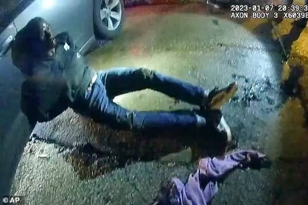 یک سیاهپوست غیرمسلح دیگر قربانی پلیس آمریکا شد +فیلم
