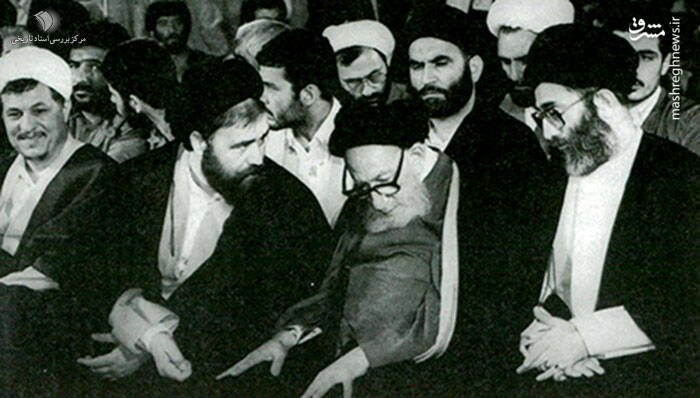 از سمت راست 1- مقام معظم رهبری 2- آیتالله سید رضا بهاءالدینی 3- حجتالاسلام سید احمد خمینی 4- حجت الاسلام هاشمی رفسنجانی