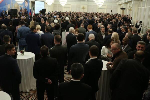 جشن پیروزی انقلاب اسلامی ایران در اقصی نقاط جهان +عکس