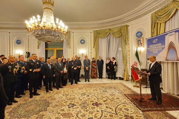 جشن پیروزی انقلاب اسلامی ایران در اقصی نقاط جهان +عکس