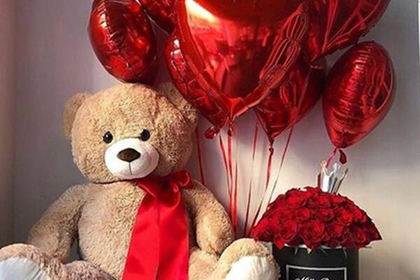 «ولنتاین» یک رسم و رسوم خنده دار برای کاسبی!/ عشق حقیقی یعنی چه؟