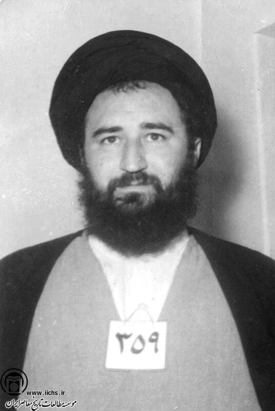 پرویز ثابتی، حکم تبعید رهبر انقلاب به ایرانشهر را در آذر ۱۳۵۶ تأیید کرد+ عکس
