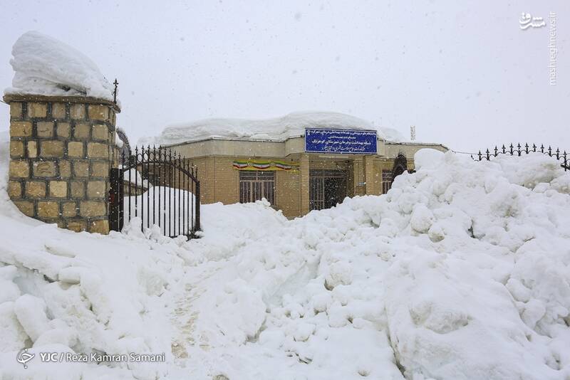 عکس/ حاشیه زایندهرود زیر بارش سنگین برف