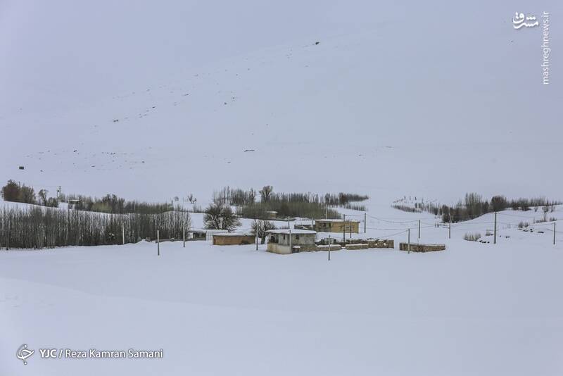 عکس/ حاشیه زایندهرود زیر بارش سنگین برف