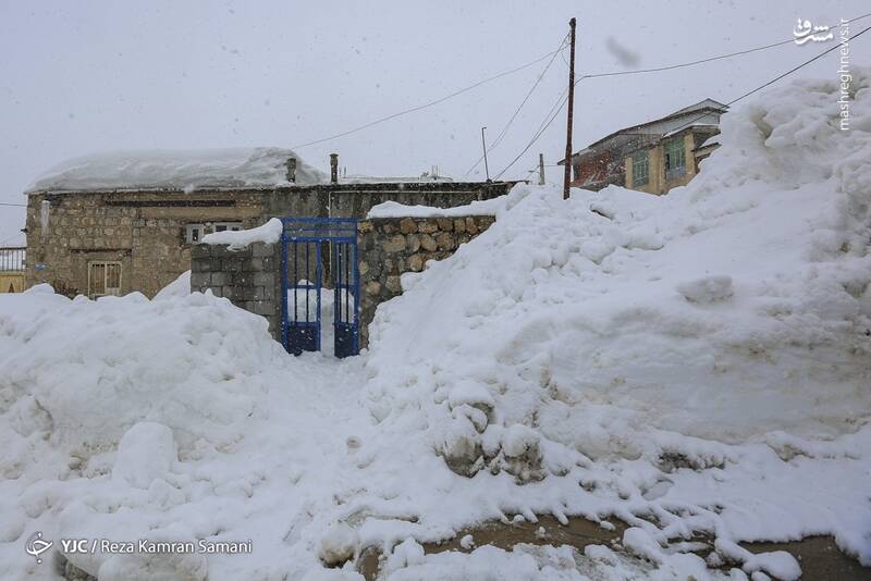 عکس/ حاشیه زایندهرود زیر بارش سنگین برف