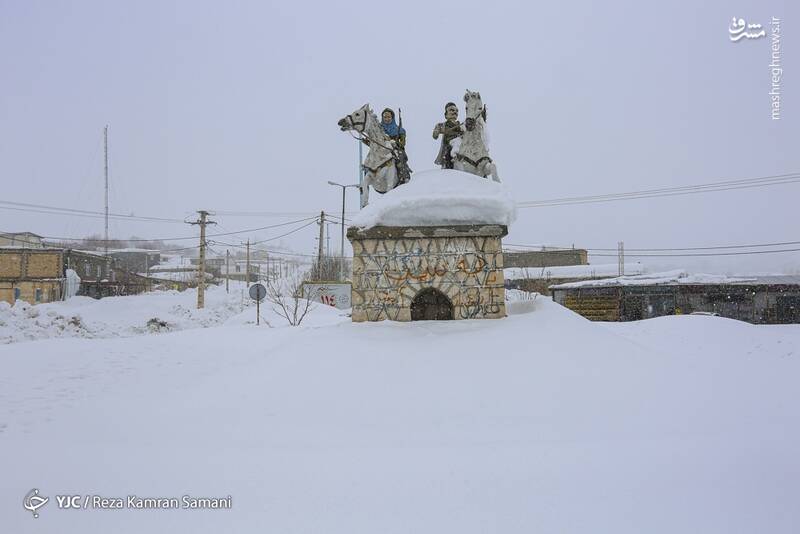 عکس/ حاشیه زایندهرود زیر بارش سنگین برف