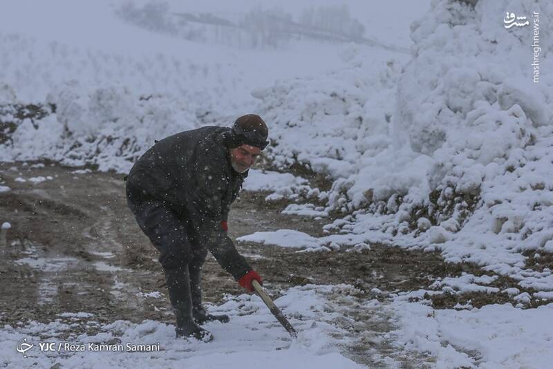 عکس/ حاشیه زایندهرود زیر بارش سنگین برف