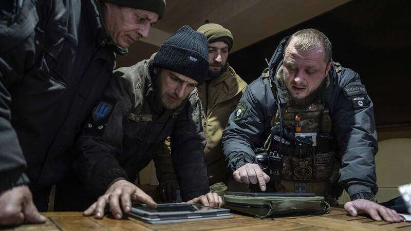 تصویر جنجالی فرمانده اوکراینی با نشان داعش +عکس
