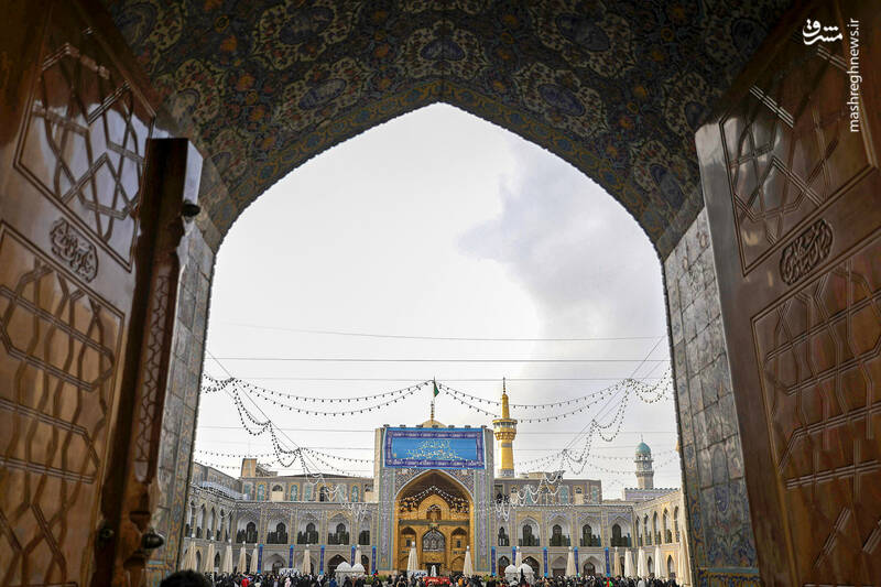 عکس/حال و هوای حرم رضوی در شب مبعث پیامبر اکرم(ص)